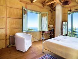 Charming, Warm Vacation Home, Private Pool, Privacy and Seaview, West 