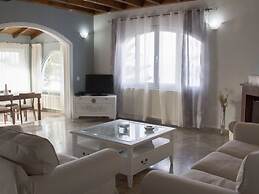 Spacious Villa on Sea in Corfu