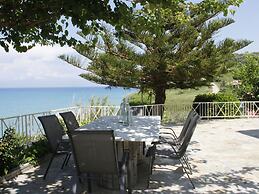 Spacious Villa on Sea in Corfu