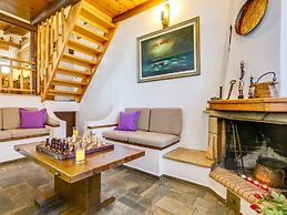 Villa With Outdoor Terrace and Pool