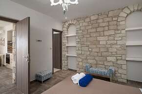 New Beautiful Complex With Villas and App, Big Pool, Sea Views, SW Cre