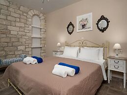 New Beautiful Complex With Villas and App, Big Pool, Sea Views, SW Cre