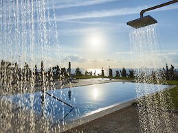 New Beautiful Complex With Villas and App, Big Pool, Sea Views, SW Cre