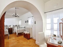 Beautiful Villa Near Sea in Kamilari