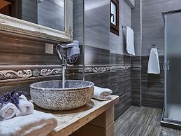 New Beautiful Complex With Villa's and App, Big Pool, Stunning Views, 