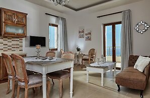 New Beautiful Complex With Villa's and App, Big Pool, Stunning Views, 