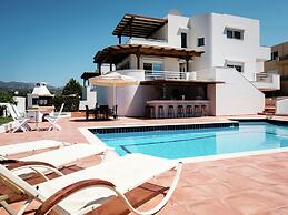 Beautiful Villa in Sisi With Private Swimming Pool