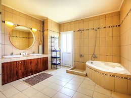 Beautiful Villa in Sisi With Private Swimming Pool