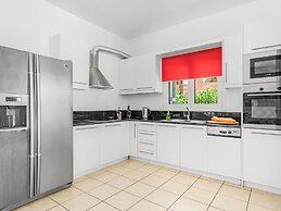 Villa Near Sisi With Private Pool