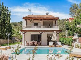 Villa Near Sisi With Private Pool