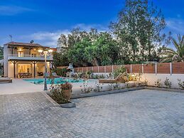 Villa Near Sisi With Private Pool