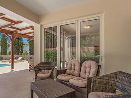 Villa Near Sisi With Private Pool