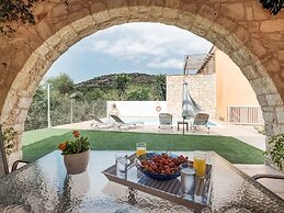 Luxury Villa in Kalamitsi Alexandrou