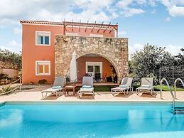 Luxury Villa in Kalamitsi Alexandrou