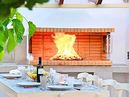 Luxurious Villa With Swimming Pool in Kavallos Greece