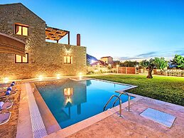 Luxurious Villa With Swimming Pool in Kavallos Greece