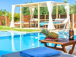 Luxurious Villa With Swimming Pool in Kavallos Greece