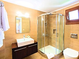 Luxurious Villa With Swimming Pool in Kavallos Greece