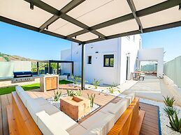 2 New Villas Next Each Other, Pool, Rent Separately or Together at Kou