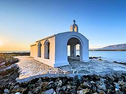 Modern Villa With Heated Swimming Pool in Georgioupoli Greece