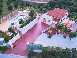 Modern Villa With Heated Swimming Pool in Georgioupoli Greece