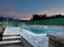 Lovely Holiday Home in Kalamitsi Alexandrou