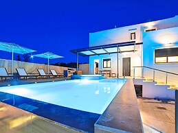 2 new Villas With Heated Pool, Rent Separately or Together at Kournas 