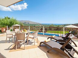 2 Villas Next to Each Other with Pool & Sea View