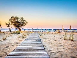 2 Villas Next to Each Other with Pool & Sea View