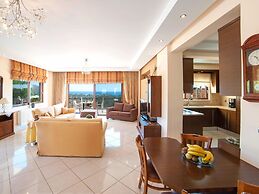 2 Villas Next to Each Other with Pool & Sea View