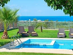 3 Villas Next to Each Other with Pool & Sea View