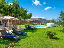 3 Villas Next to Each Other with Pool & Sea View