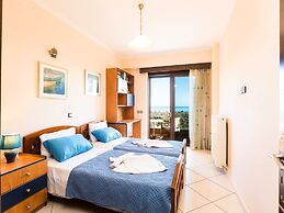 3 Villas Next to Each Other with Pool & Sea View