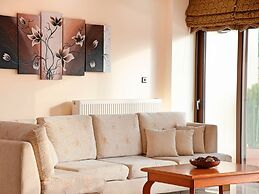 3 Villas Next to Each Other with Pool & Sea View