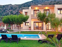 3 Villas Next to Each Other with Pool & Sea View