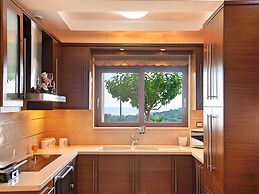 3 Villas Next to Each Other with Pool & Sea View