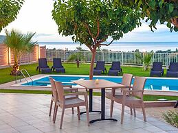 3 Villas Next to Each Other with Pool & Sea View