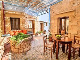 Venetian Mansion, 2 Separate Houses, Heated Pool in Kastellos, North-w