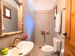 Venetian Mansion, 2 Separate Houses, Heated Pool in Kastellos, North-w