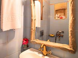 Venetian Mansion, 2 Separate Houses, Heated Pool in Kastellos, North-w