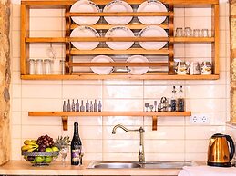 Venetian Mansion, 2 Separate Houses, Heated Pool in Kastellos, North-w