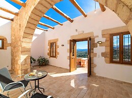 Venetian Mansion, 2 Separate Houses, Heated Pool in Kastellos, North-w