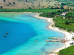 3 Villas Next to Each Other with Pool & Sea View