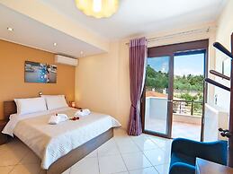 3 Villas Next to Each Other with Pool & Sea View