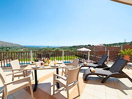 3 Villas Next to Each Other with Pool & Sea View