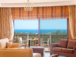 3 Villas Next to Each Other with Pool & Sea View