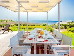 Sparkling Villa in Acrotiri with Private Pool near Sea Beach