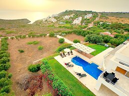 Sparkling Villa in Acrotiri with Private Pool near Sea Beach