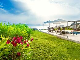 Sparkling Villa in Acrotiri with Private Pool near Sea Beach