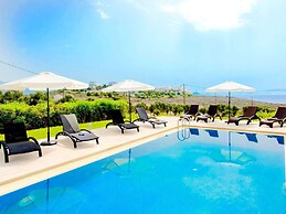 Sparkling Villa in Acrotiri with Private Pool near Sea Beach